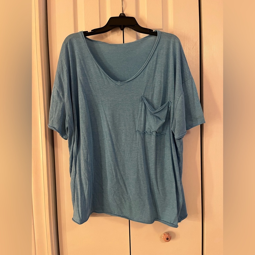 Zenana v neck t-shirt